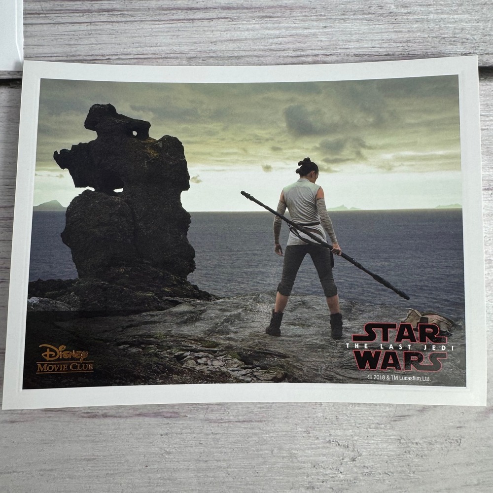 Disney Movie‎ Club Star Wars The Last Jedi Rey Lithograph Print w/ Envelope 2018